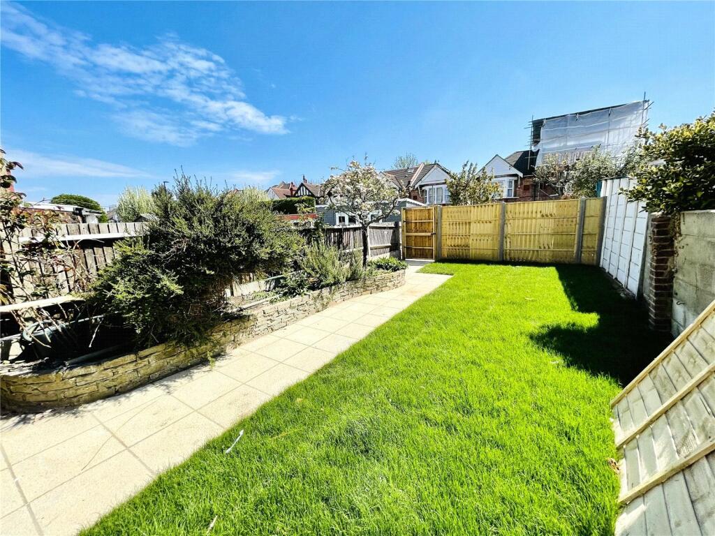 5 bed Semi-Detached