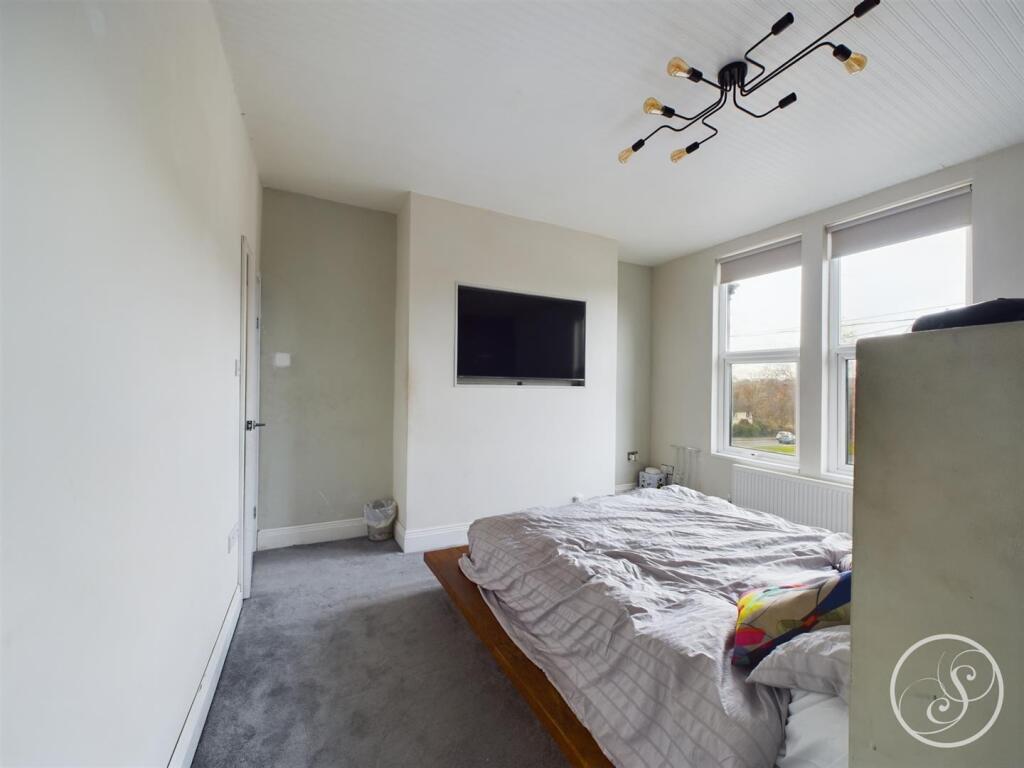 4 bed End of Terrace