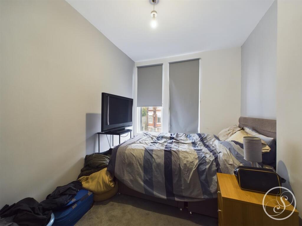4 bed End of Terrace