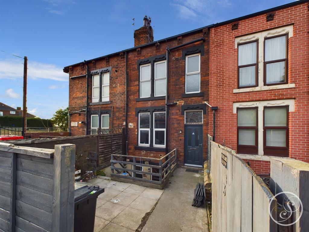 4 bed End of Terrace