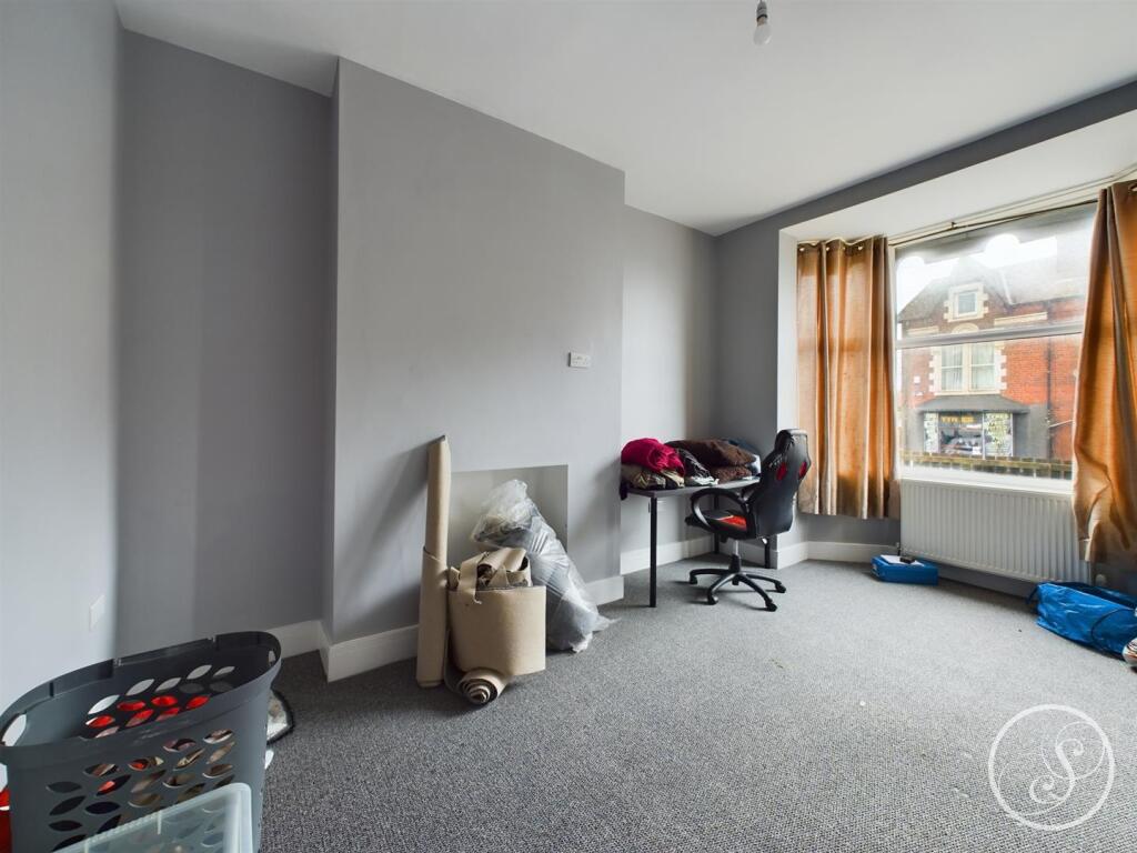 4 bed End of Terrace