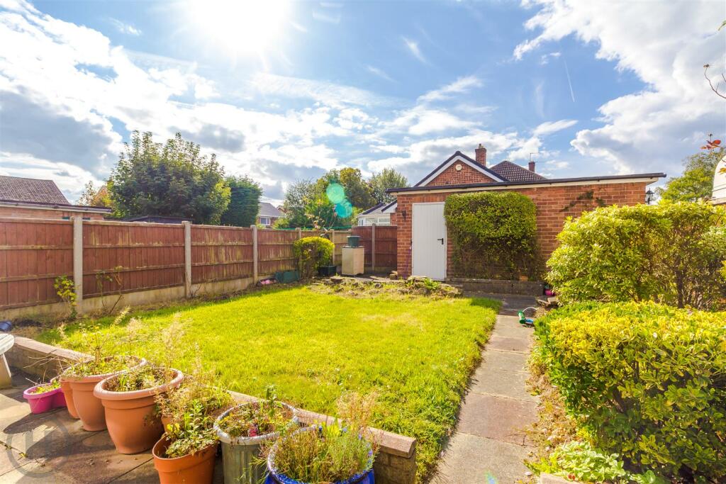 3 bed Detached Bungalow