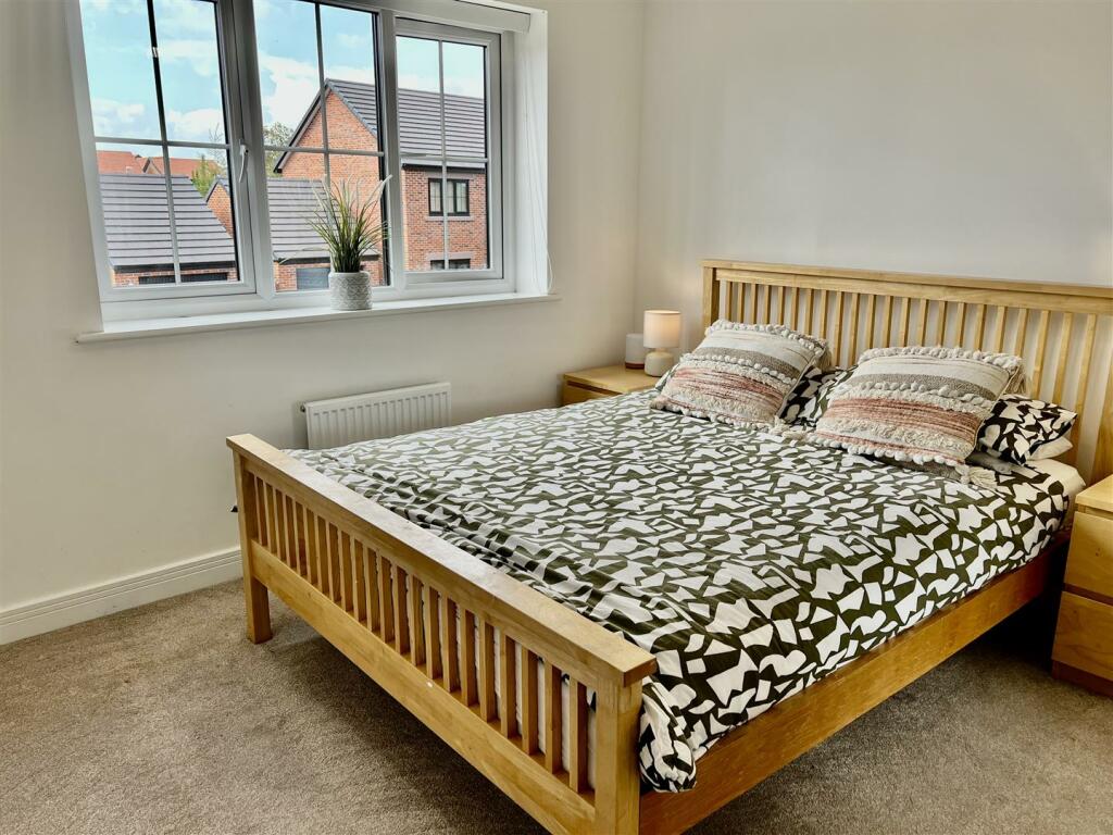 4 bed Detached