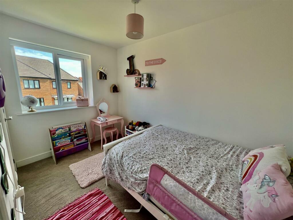 4 bed Detached