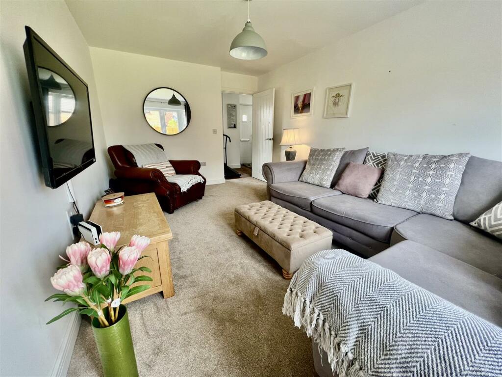 4 bed Detached
