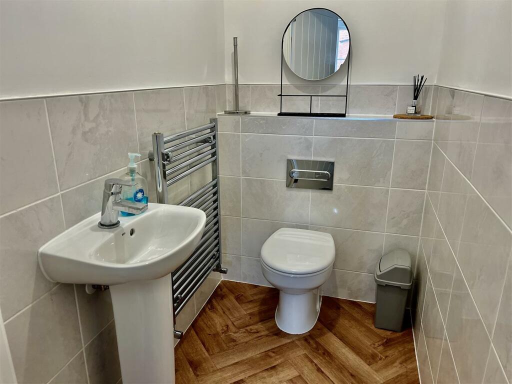 4 bed Detached