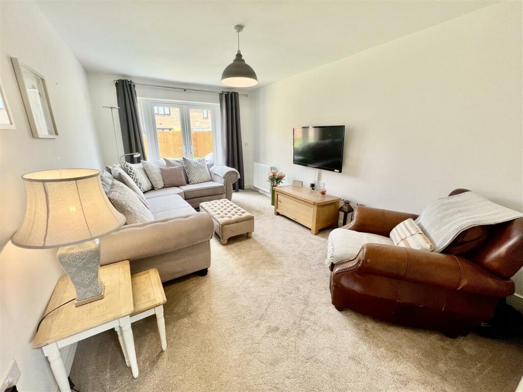 4 bed Detached