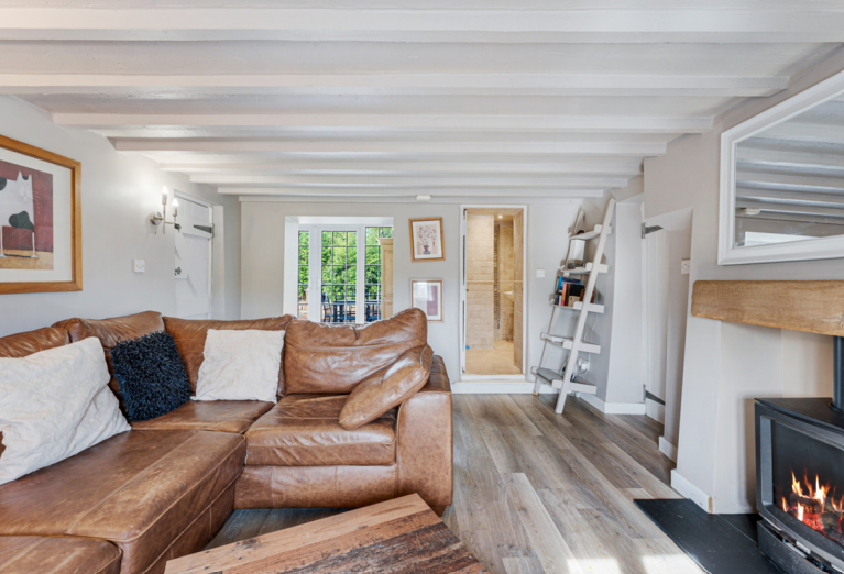4 bed Detached