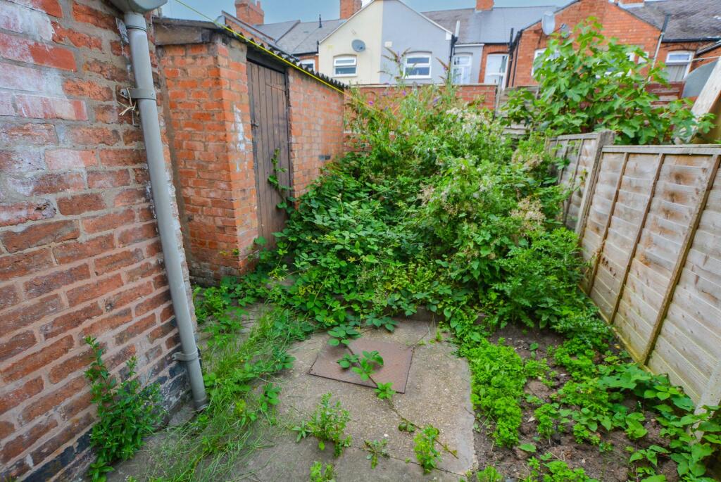 4 bed Terraced