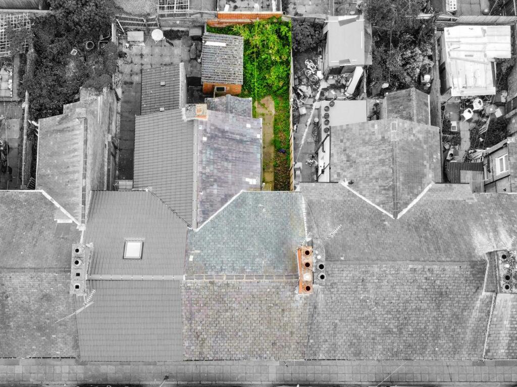 4 bed Terraced