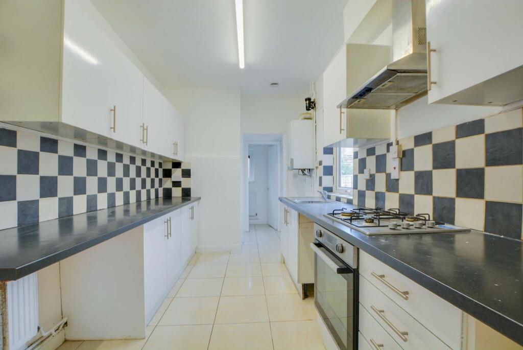 4 bed Terraced