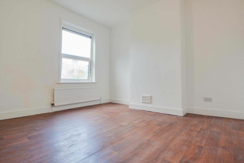 4 bed Terraced