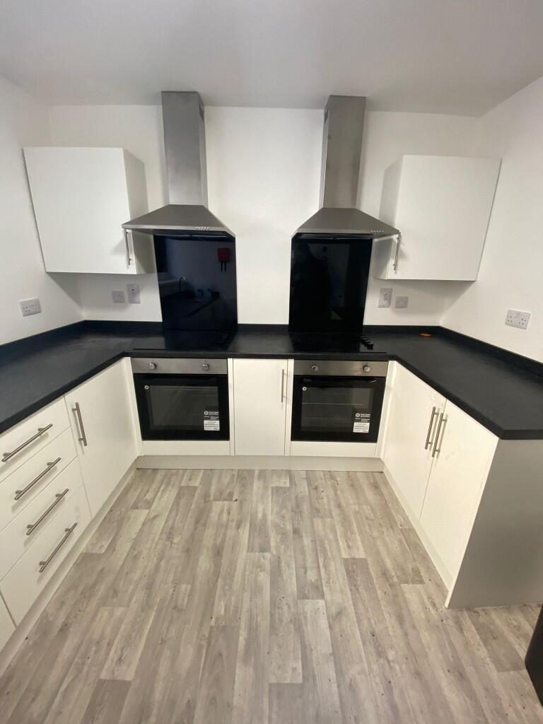6 bed Terraced