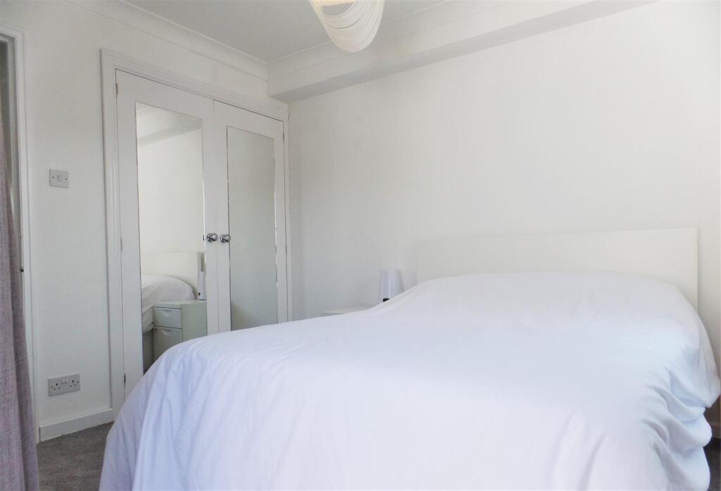 1 bed Apartment