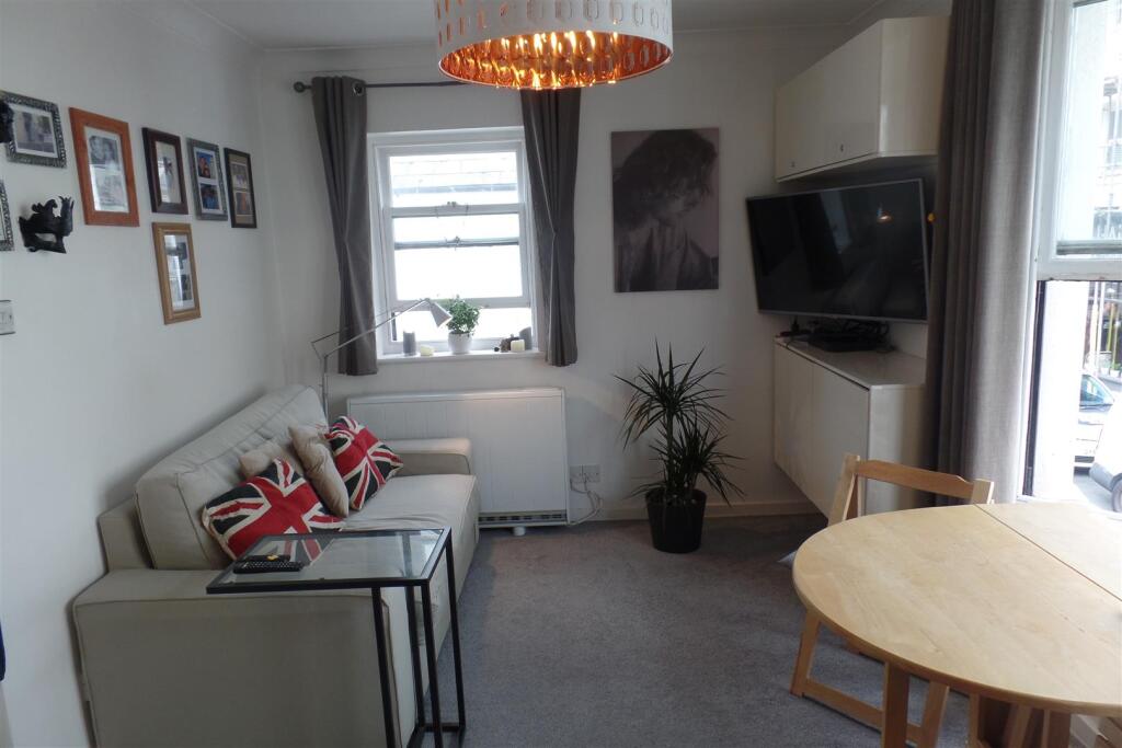 1 bed Apartment