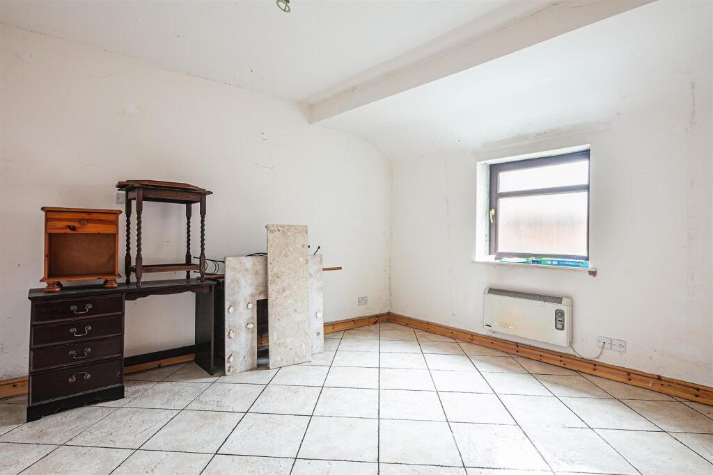 2 bed Terraced