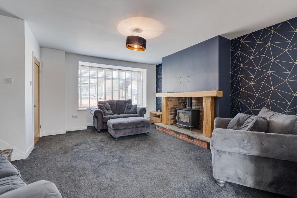 4 bed Semi-Detached