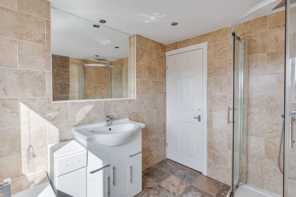 4 bed Semi-Detached