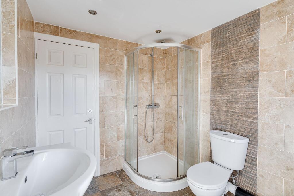 4 bed Semi-Detached