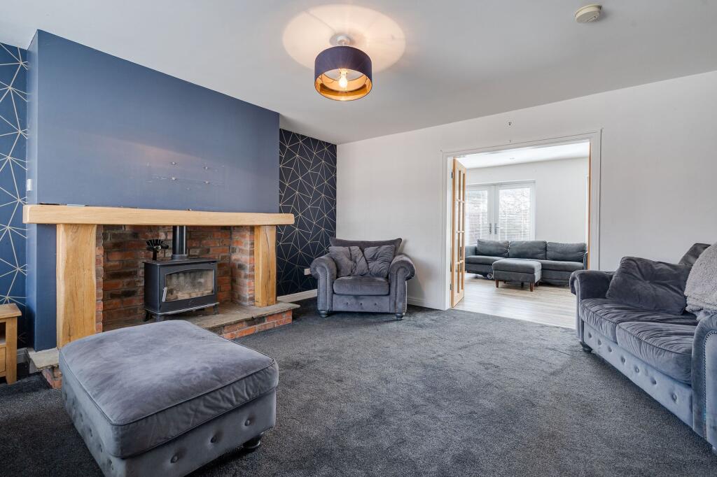 4 bed Semi-Detached
