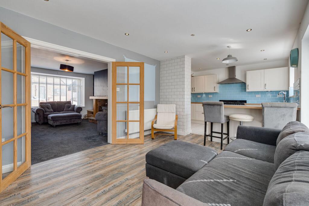 4 bed Semi-Detached
