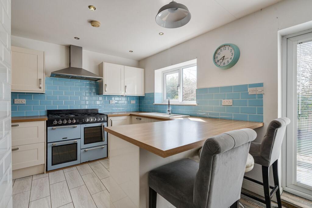4 bed Semi-Detached