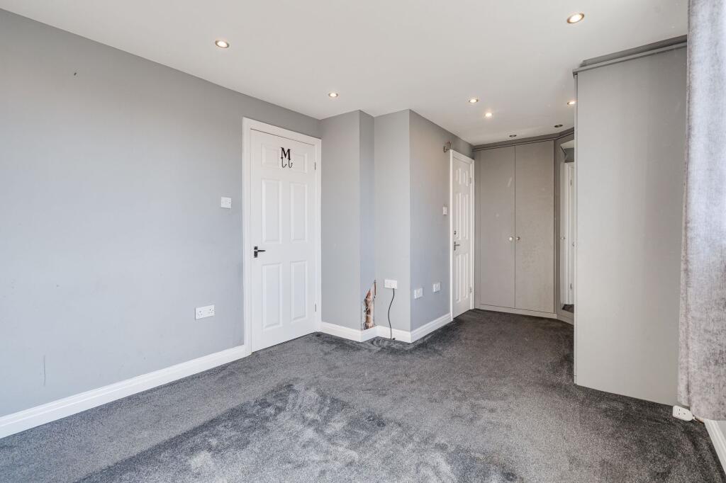 4 bed Semi-Detached