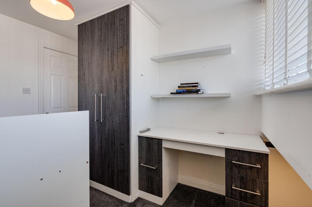 4 bed Semi-Detached