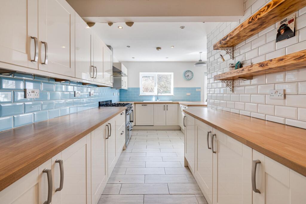 4 bed Semi-Detached