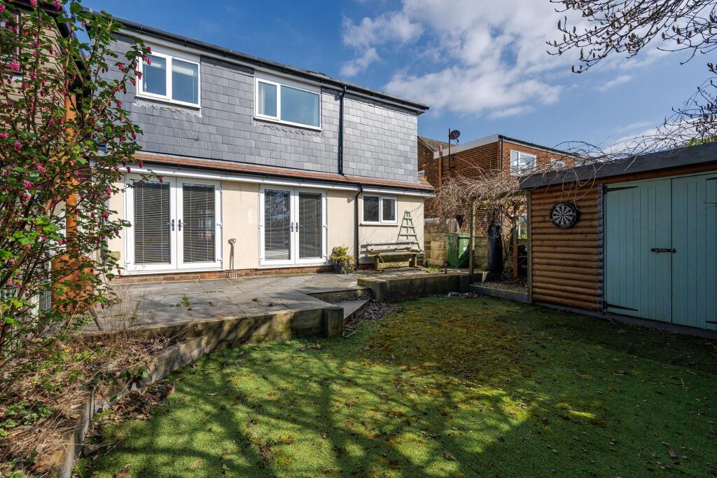 4 bed Semi-Detached