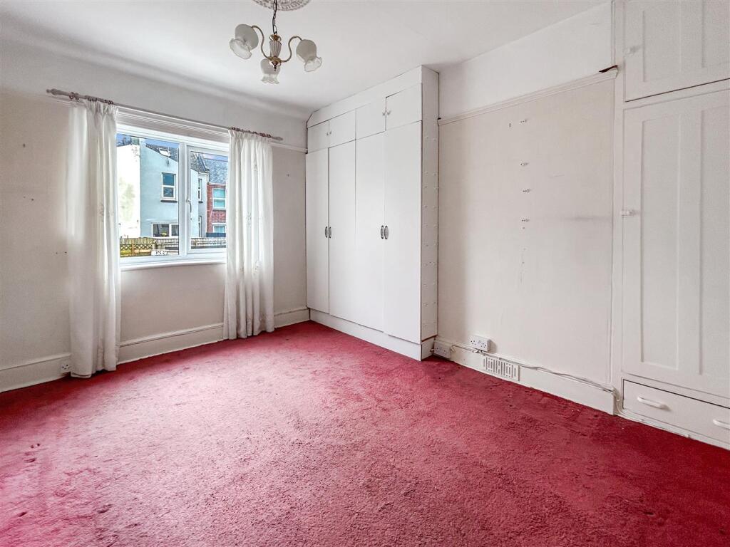 3 bed Terraced
