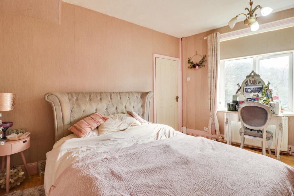 2 bed End of Terrace