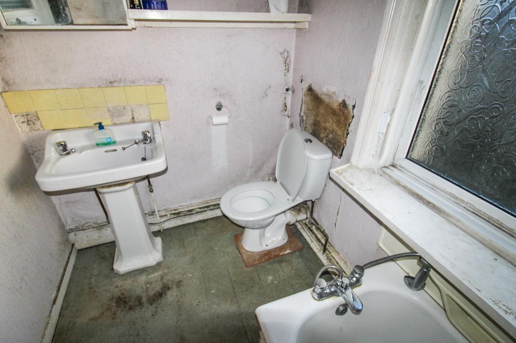 2 bed Semi-Detached