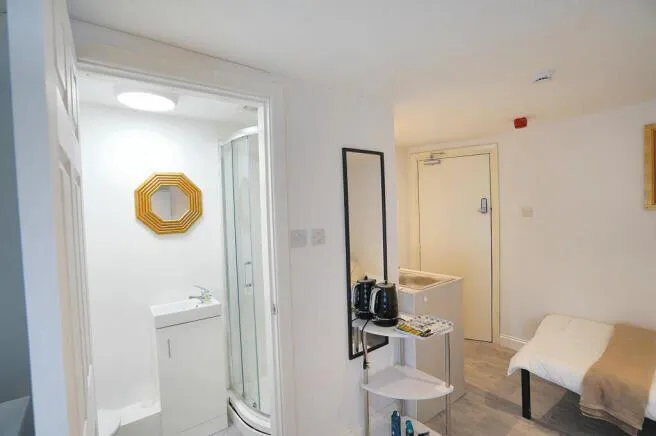 4 bed Terraced