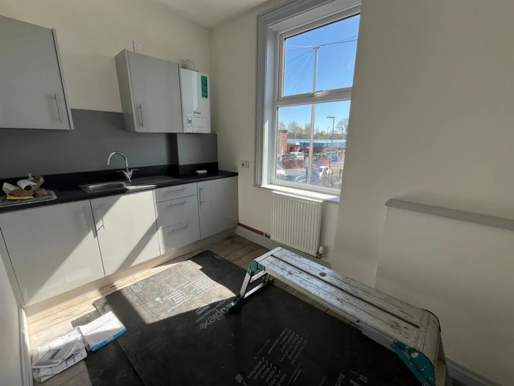 2 bed Commercial Property