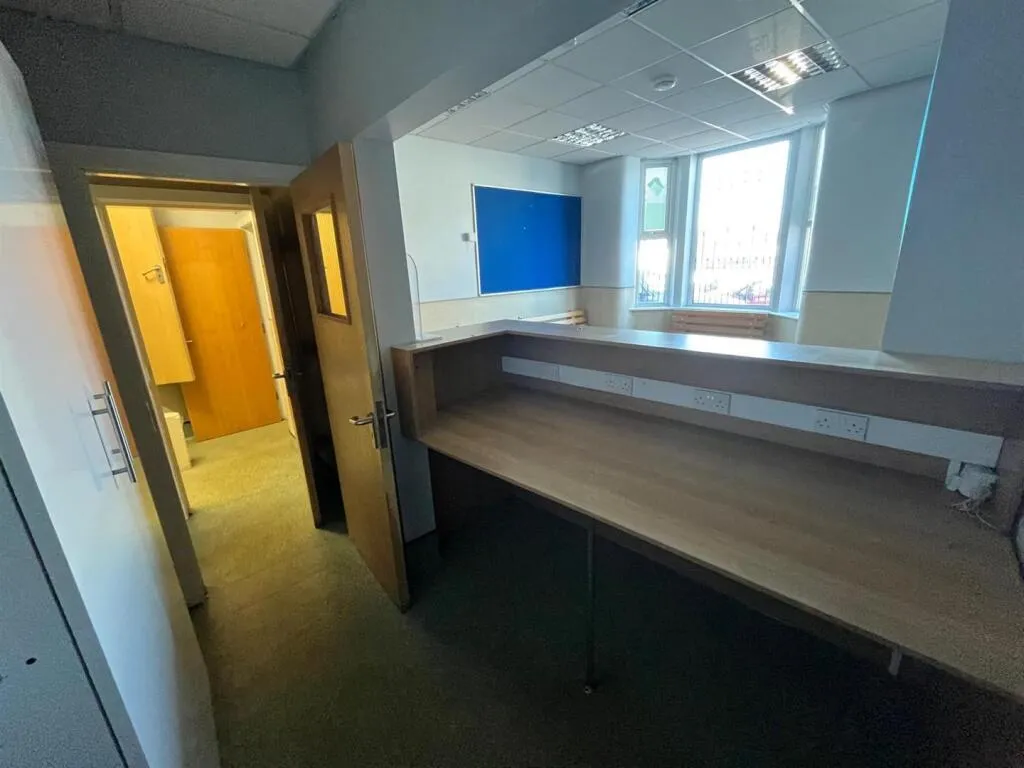 2 bed Commercial Property