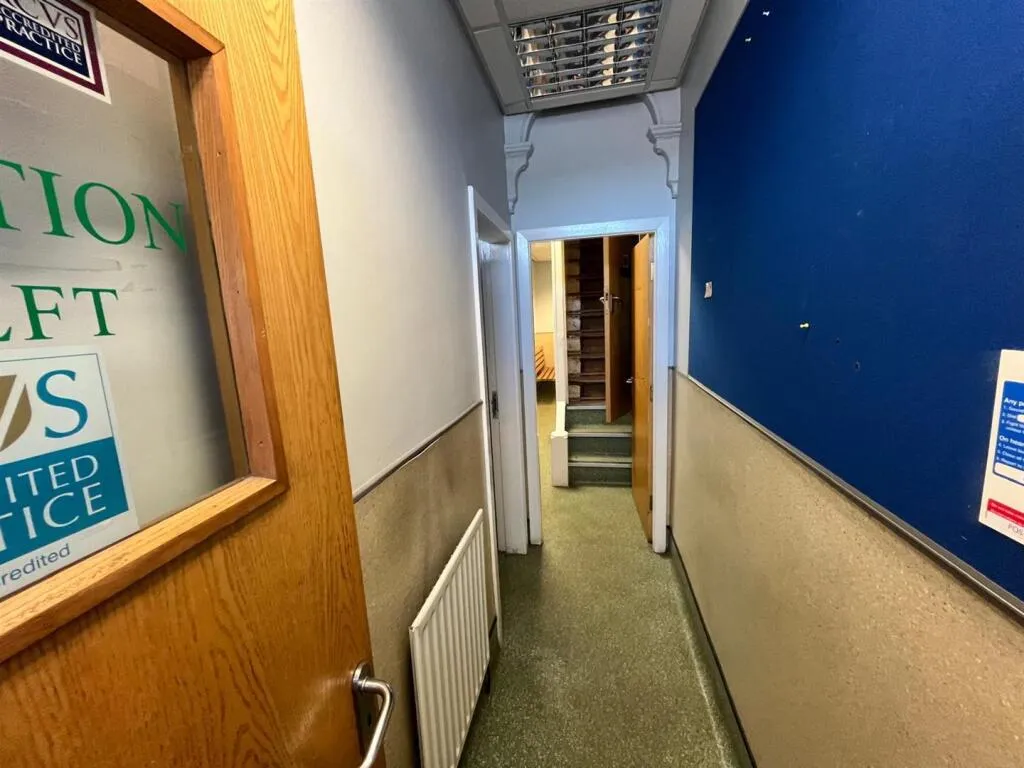 2 bed Commercial Property