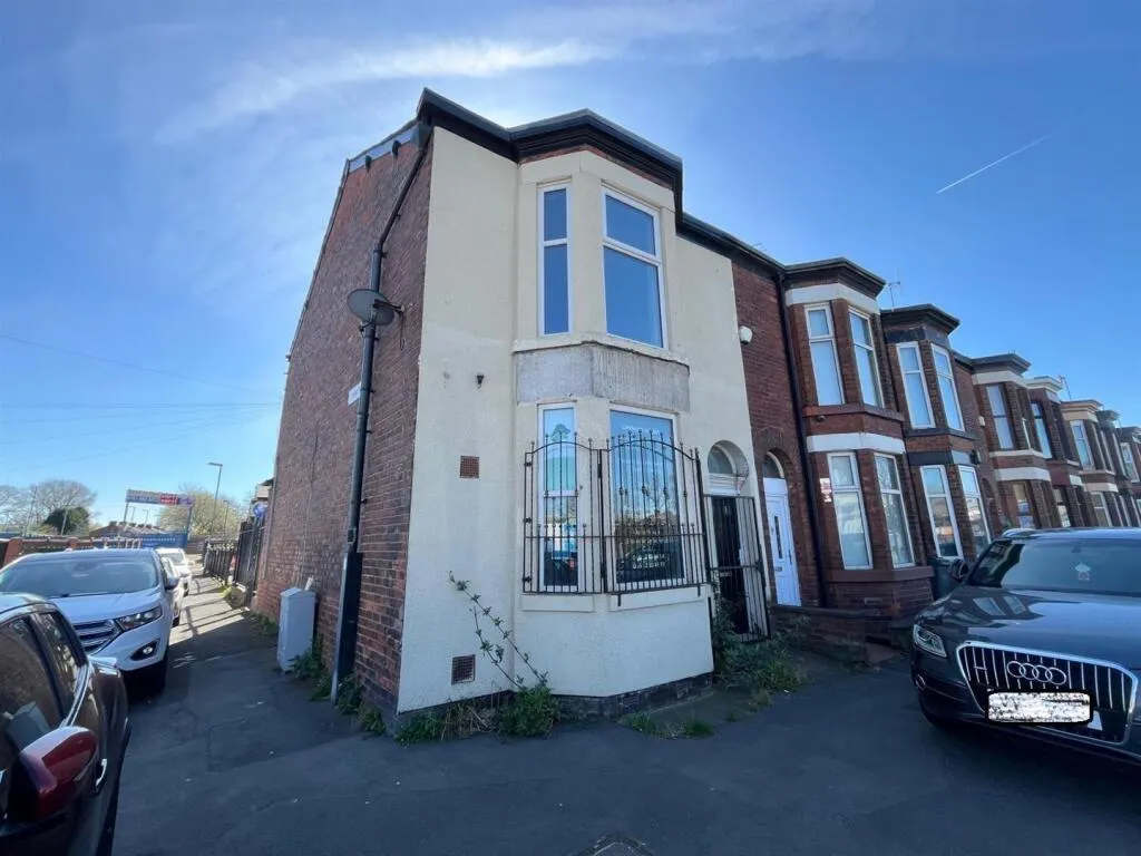 2 bed Commercial Property