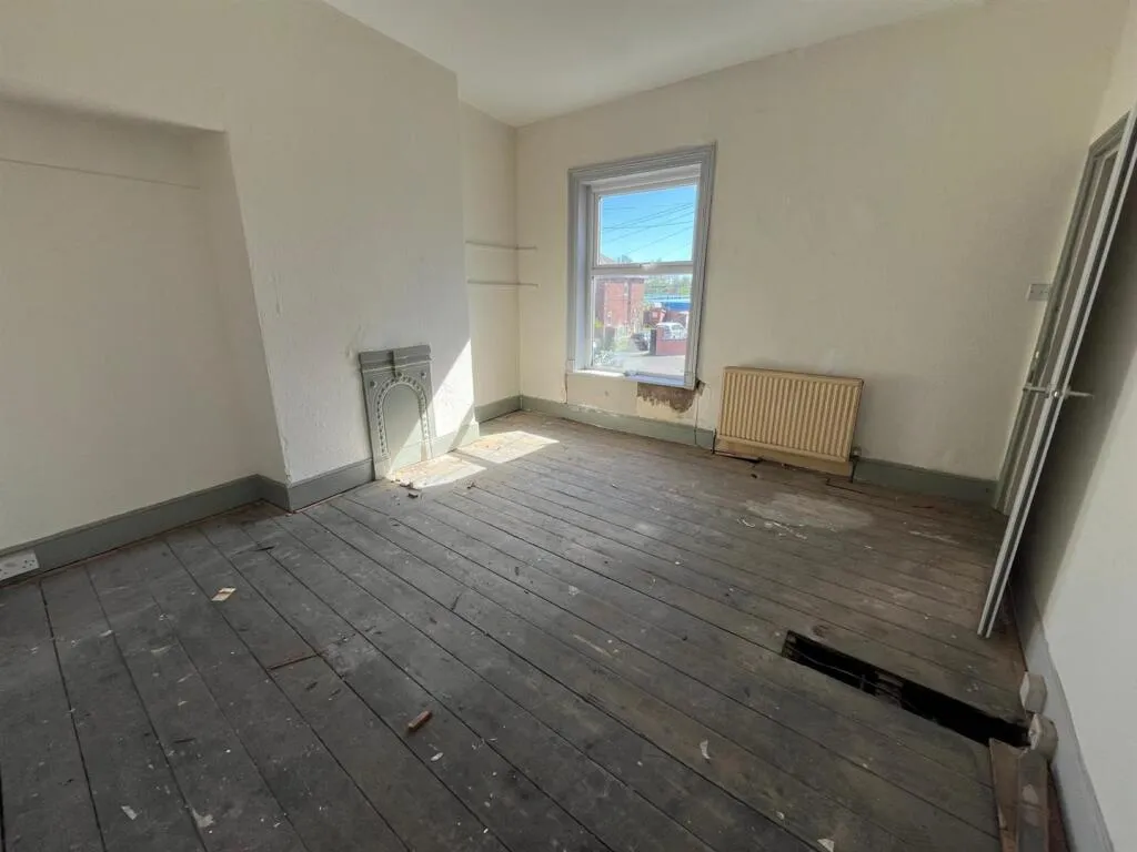 2 bed Commercial Property
