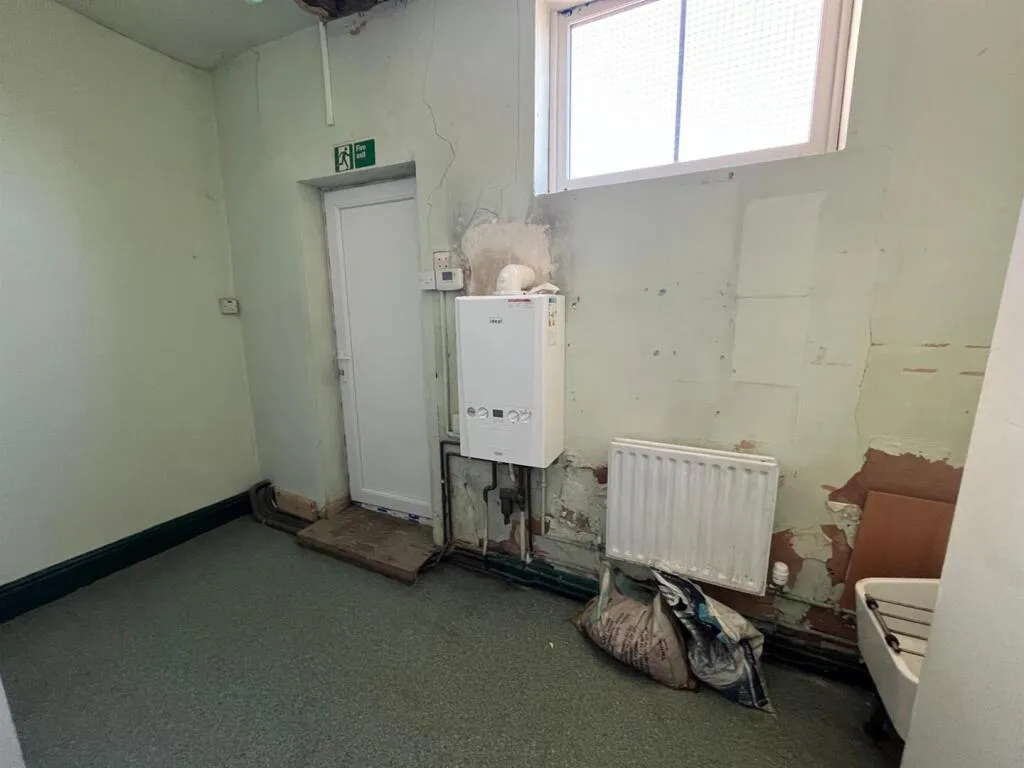 2 bed Commercial Property