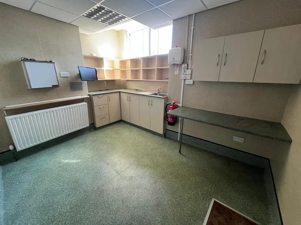 2 bed Commercial Property