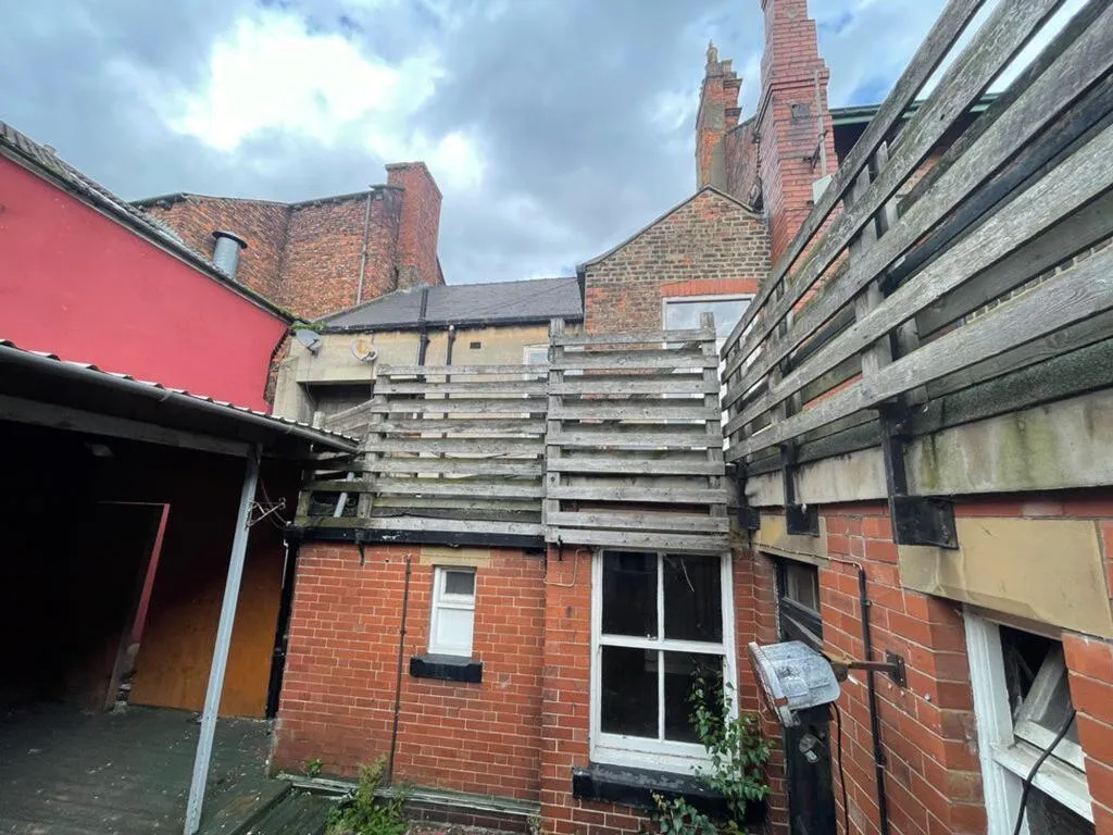 4 bed Guest House