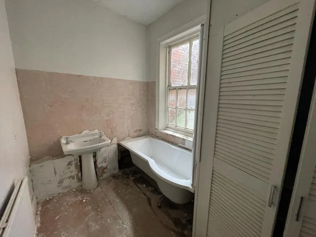 4 bed Guest House
