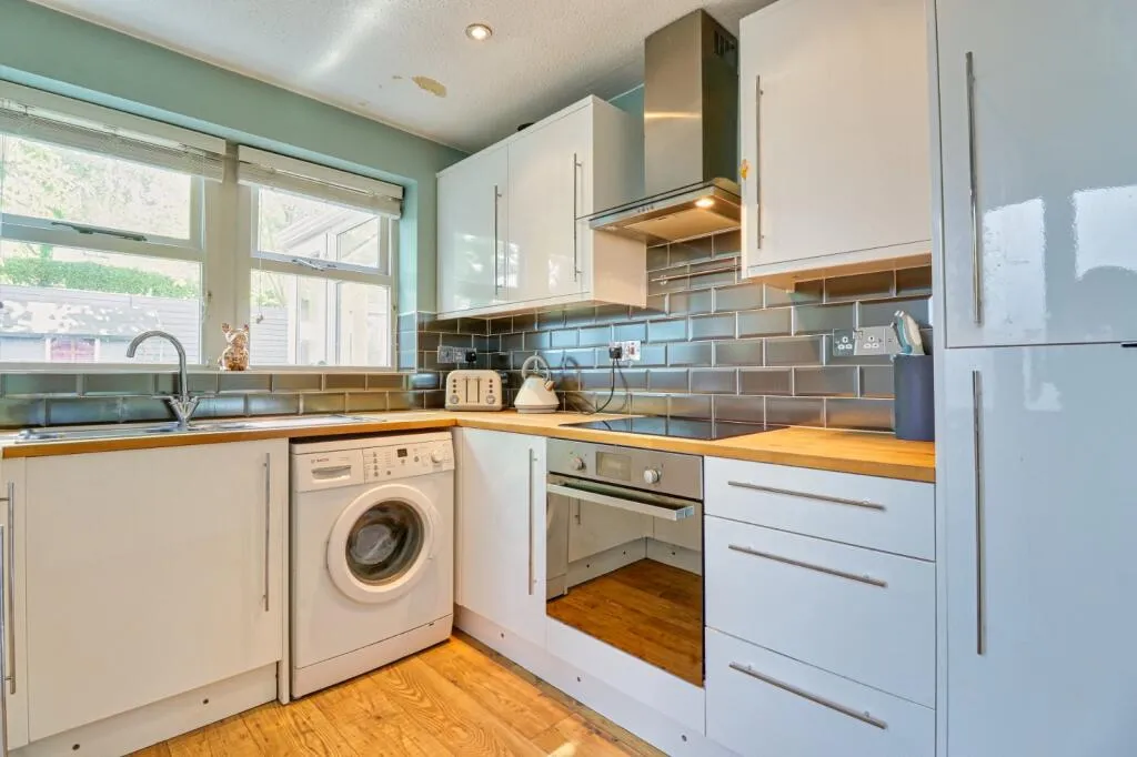 3 bed End of Terrace