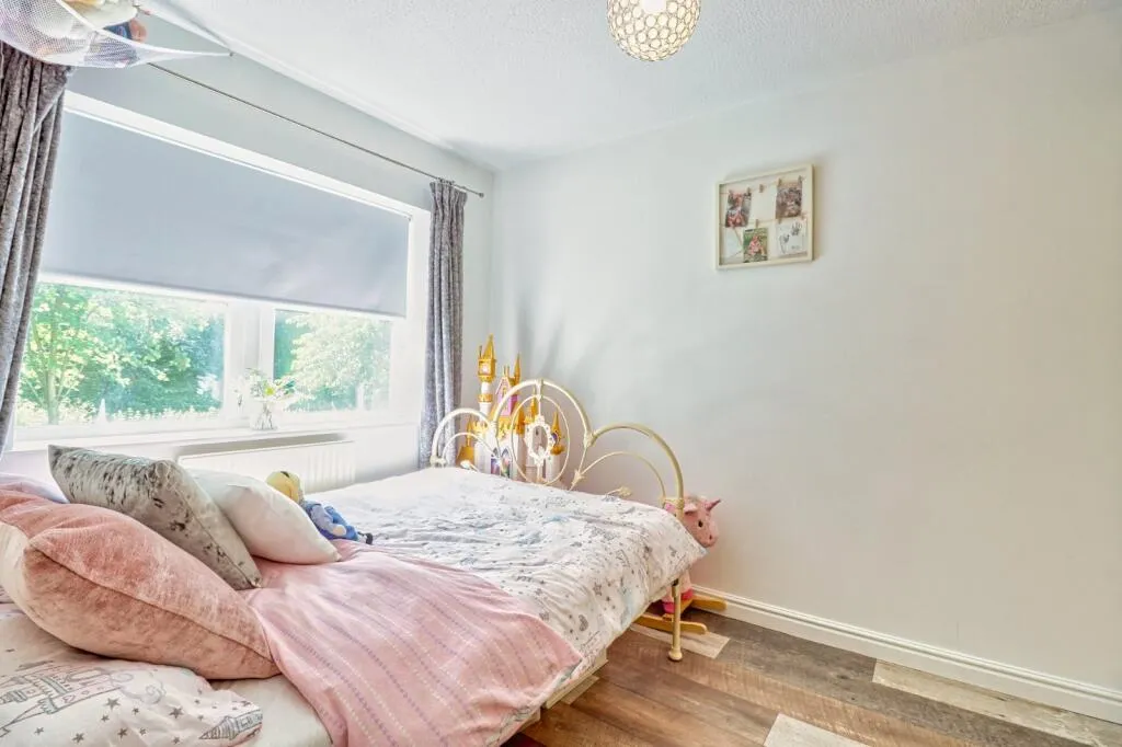 3 bed End of Terrace
