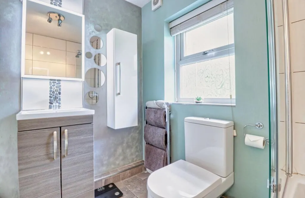 3 bed End of Terrace