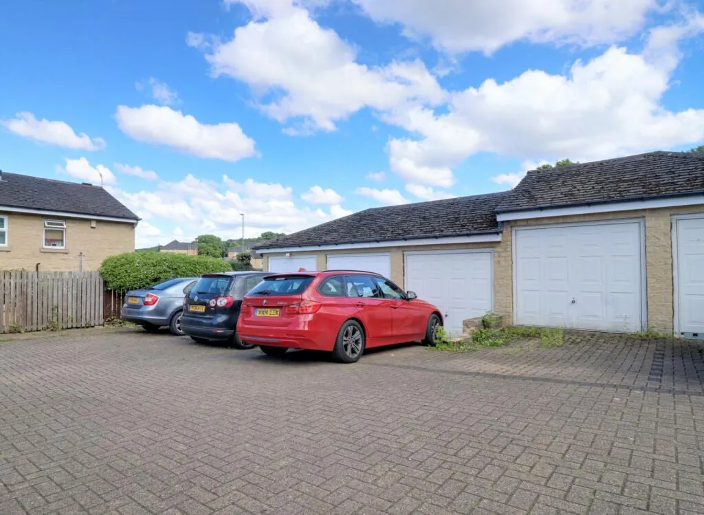 3 bed End of Terrace