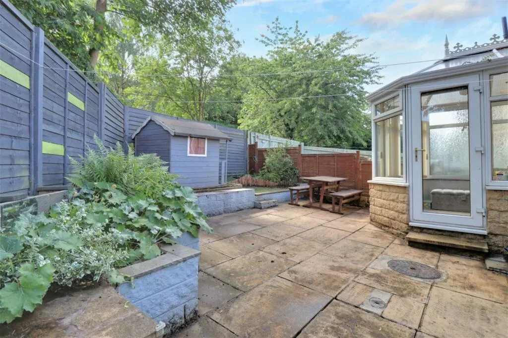 3 bed End of Terrace