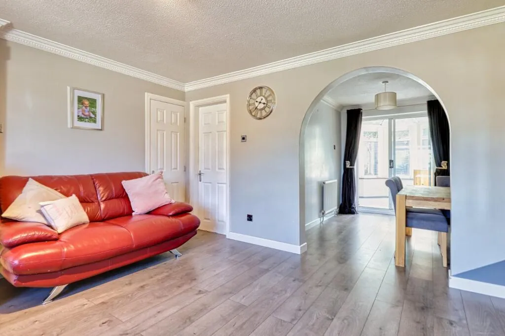 3 bed End of Terrace