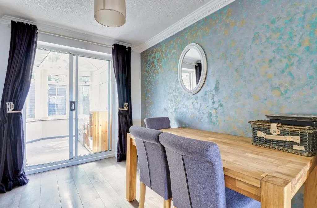 3 bed End of Terrace